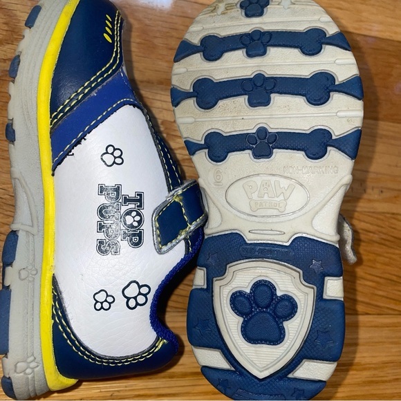 Paw Patrol Light Up Sneakers Skid Resistant & Mark Resistant Size 6 Baby - Picture 7 of 7